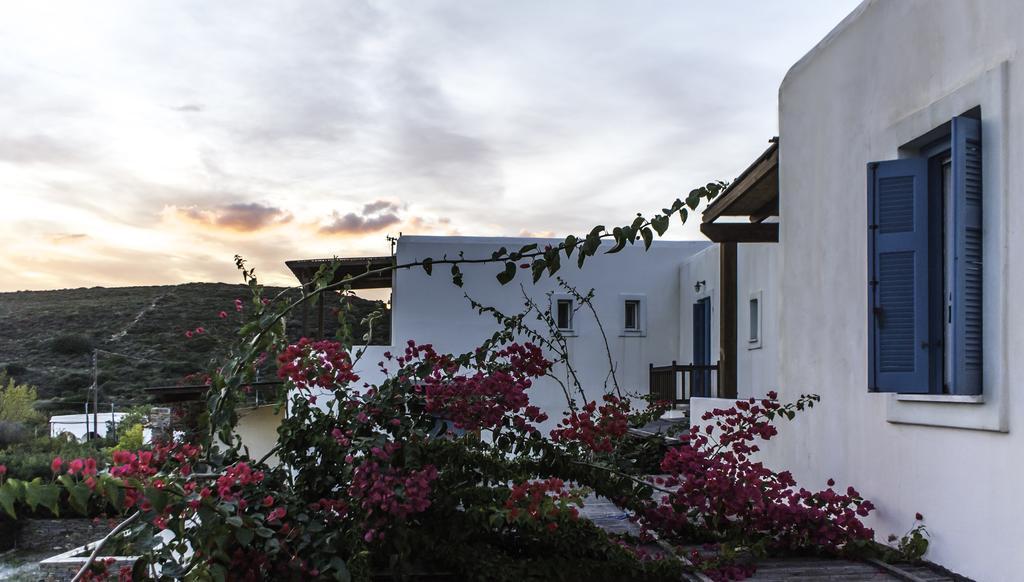Andros Maisonettes Agios Petros Exterior photo